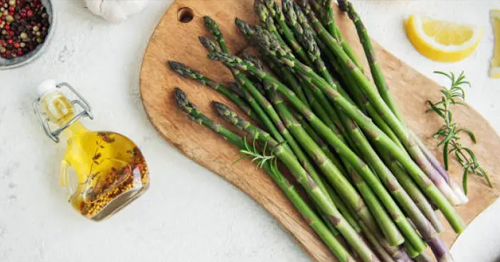 Sautéed Green Asparagus with Garlic and Lemon